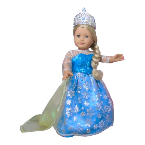 American Girl 18" CAROLINE DOLL + Meet Outfit Book Frozen Elsa Costume Tiara BOX - Picture 2 of 16